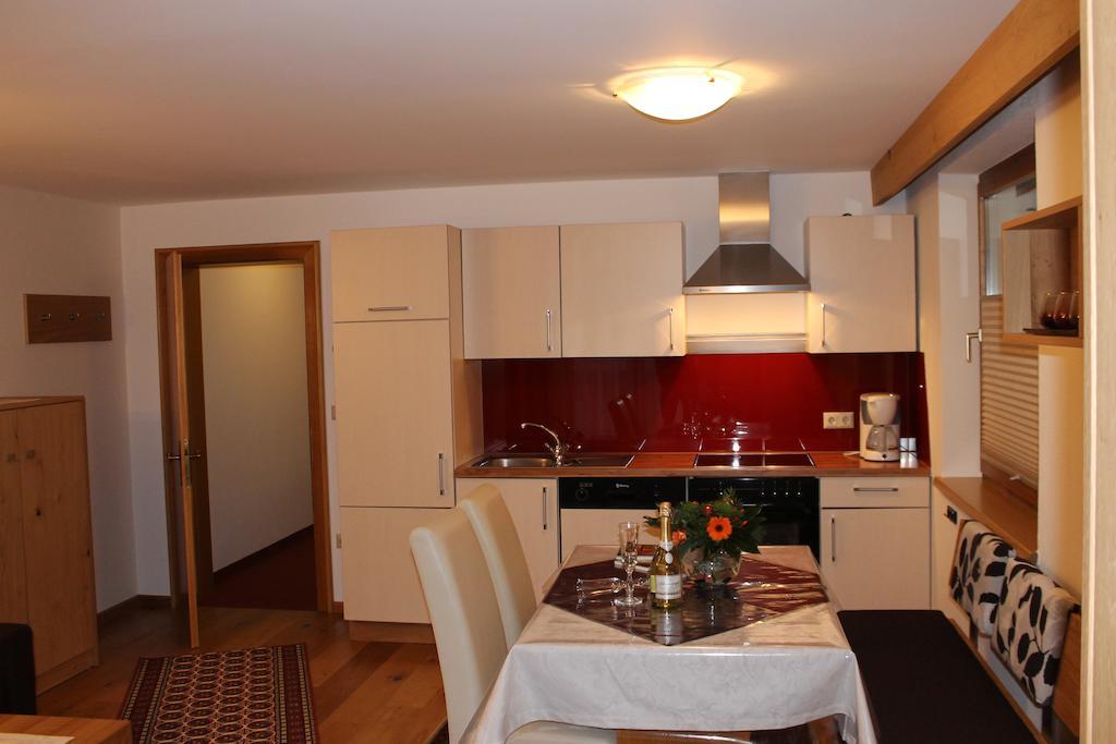 Appartements Zerzer Ried im Oberinntal Δωμάτιο φωτογραφία