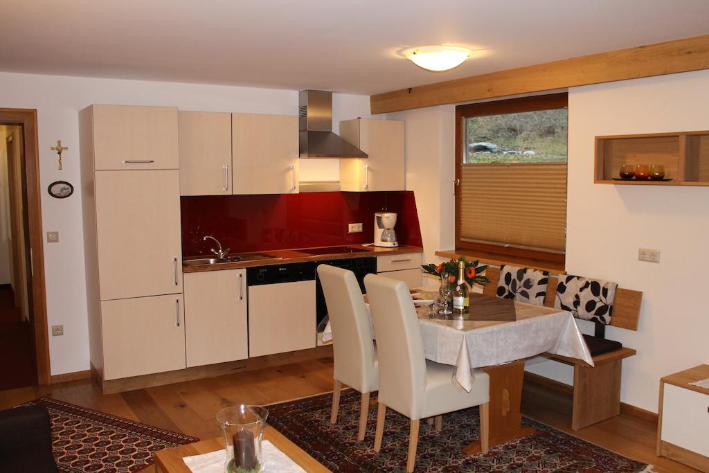 Appartements Zerzer Ried im Oberinntal Δωμάτιο φωτογραφία