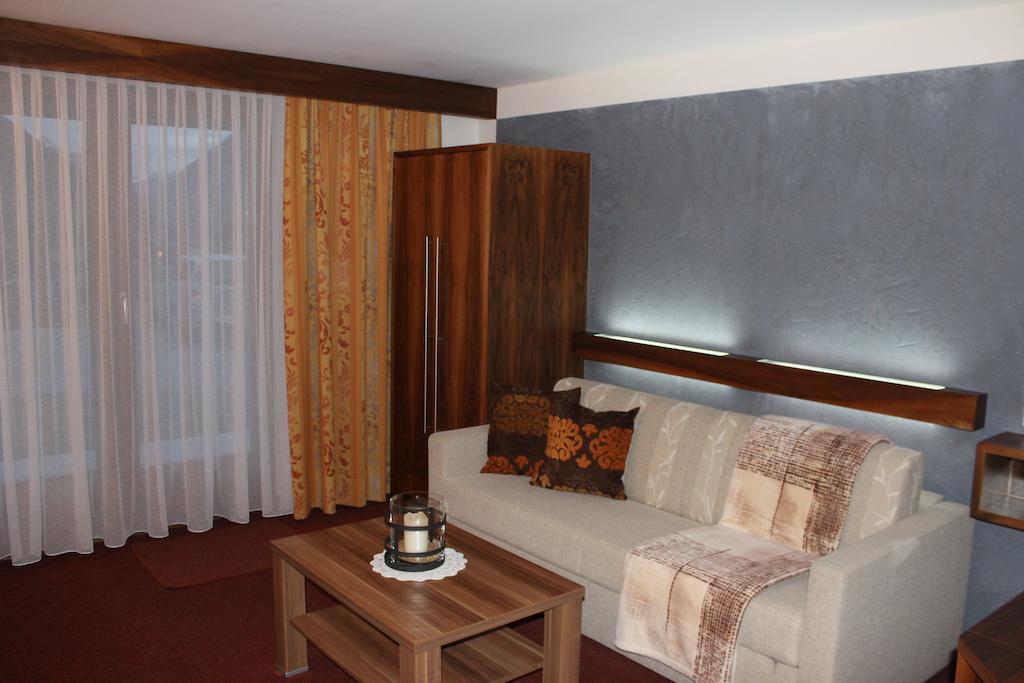 Appartements Zerzer Ried im Oberinntal Δωμάτιο φωτογραφία