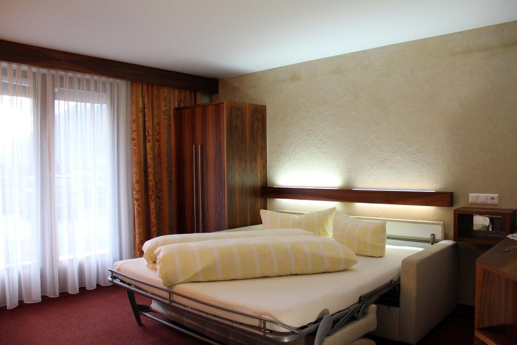 Appartements Zerzer Ried im Oberinntal Δωμάτιο φωτογραφία