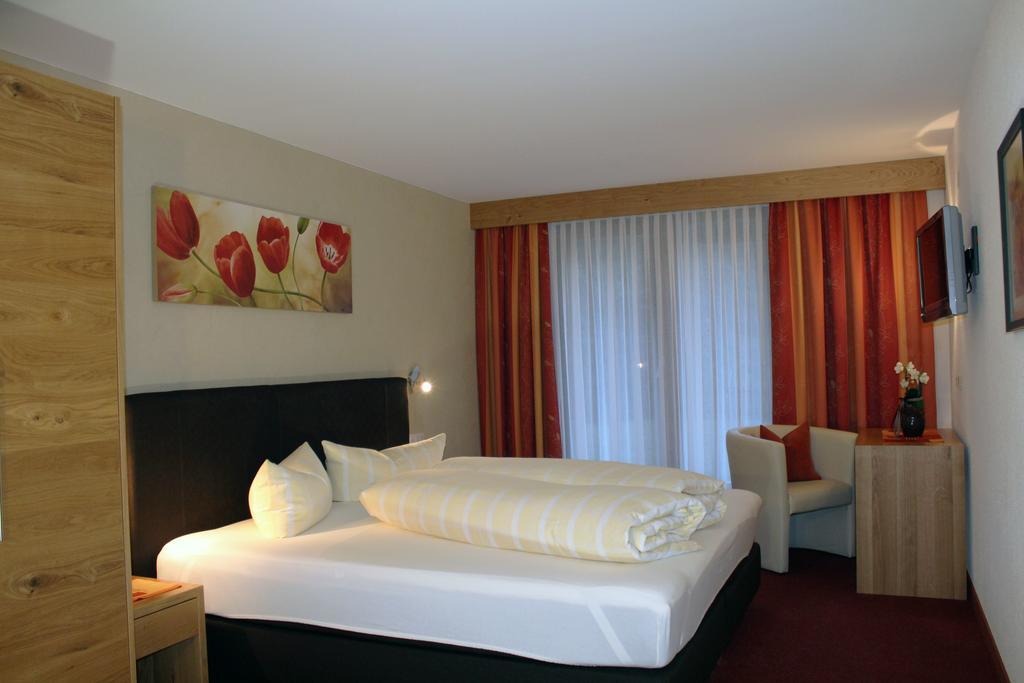 Appartements Zerzer Ried im Oberinntal Δωμάτιο φωτογραφία