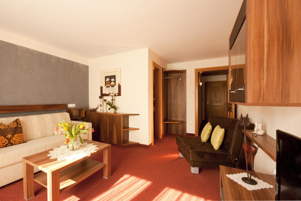 Appartements Zerzer Ried im Oberinntal Δωμάτιο φωτογραφία